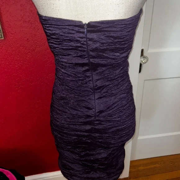 Elegant Purple Strapless Dress by Nicole Miller size 6 - Picture 5 of 8